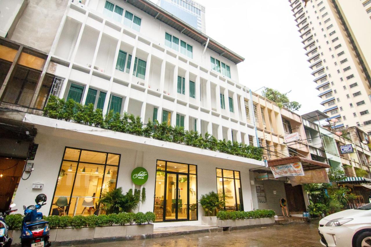 Folk Poshtel Asok Hostel Bangkok Exterior foto